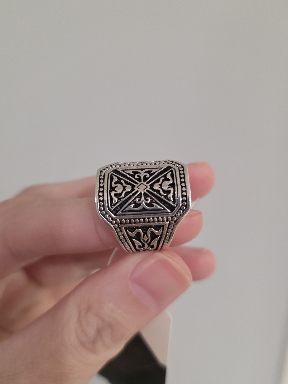925 Sterling Silver Men's Ring – Black Detail (Size 8.5)